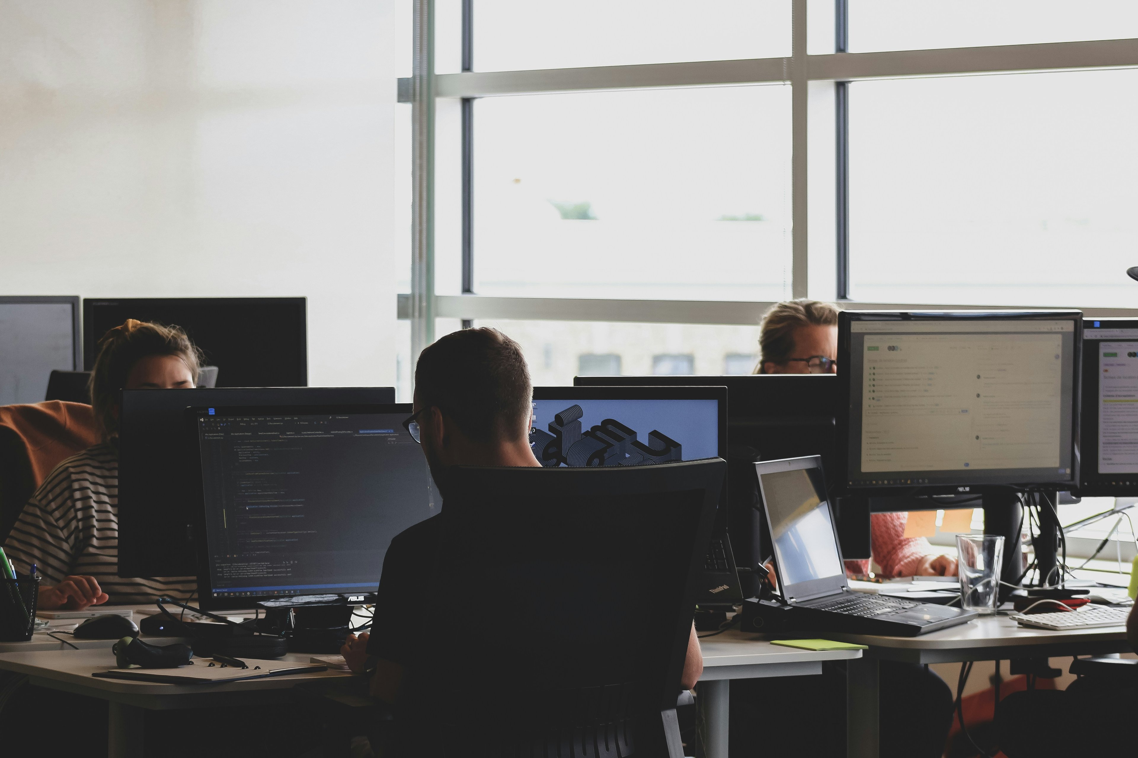 Seguridad de Claude: riesgo de IA en empresas